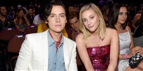 Cole Sprouse Shares a Stunning Topless Photo of Lili Reinhart。